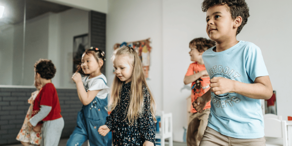 como-tramitar-Permiso-de-residencia-temporal-para-menores-en-Chile-niños-extranjeros-vcvzlacambios.com