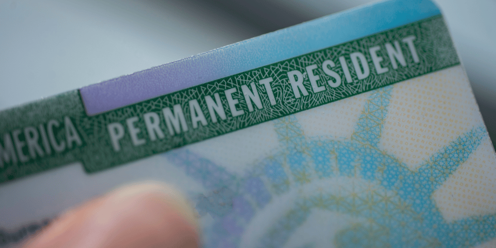 asi-podras-obtener-la-Green-Card-en-Estados-Unidos-documento-permiso-de-residencia-vcvzlacambios.com